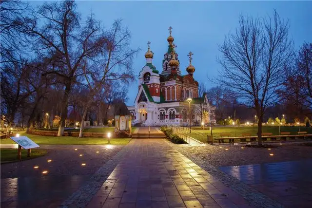 Как меняют облик духовных центров и городских общественных пространств в России